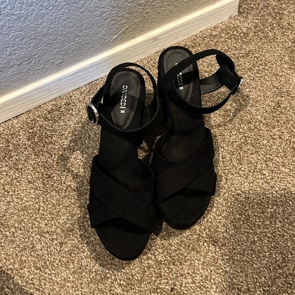 H&M black platform sandal - Picture 2 of 3